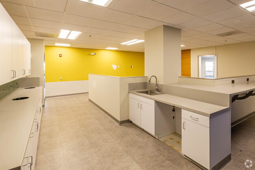 More Photos Of 200 Franklin Square Dr, Somerset Office For Lease