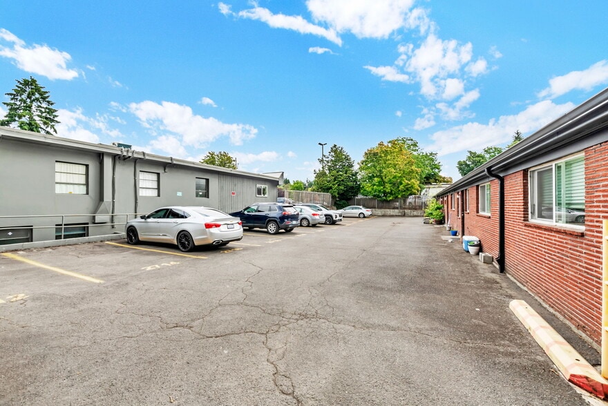 More Photos Of 2710 E Sixth St, Vancouver Apartments For Sale