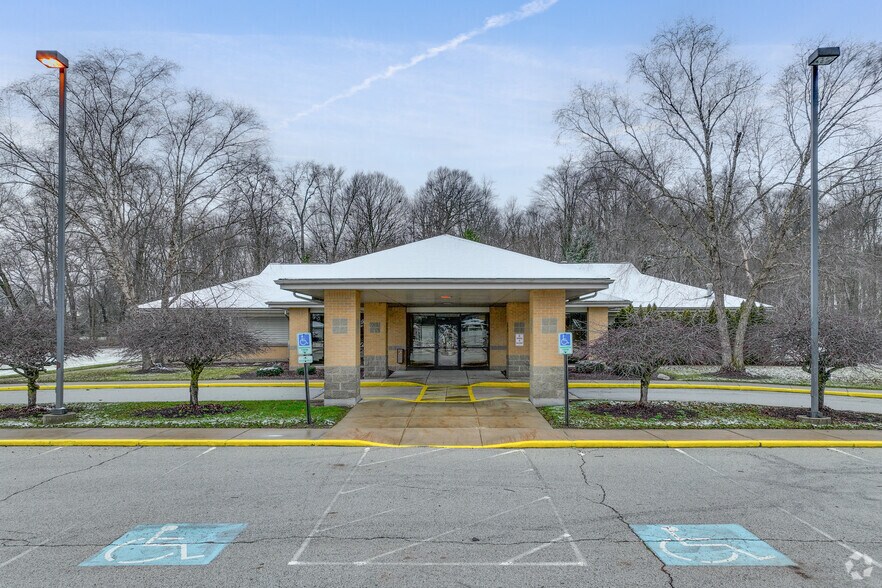 Primary Photo Of 2910 Monroe St, La Porte Medical For Lease