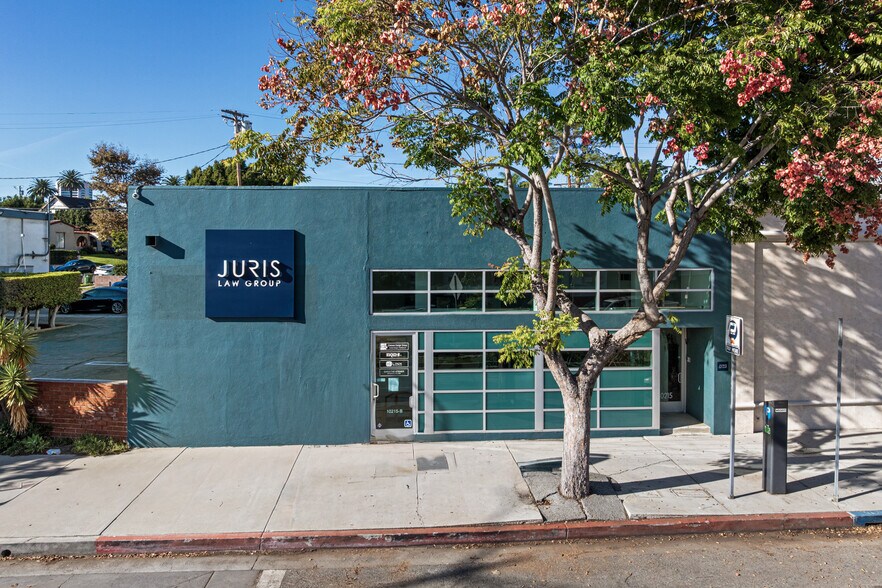 More Photos Of 10215 Santa Monica Blvd, Los Angeles Office For Sale