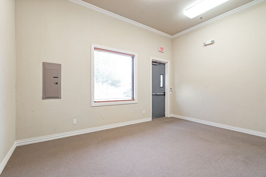 More Photos Of 1141 Keller Pky, Keller Medical For Lease