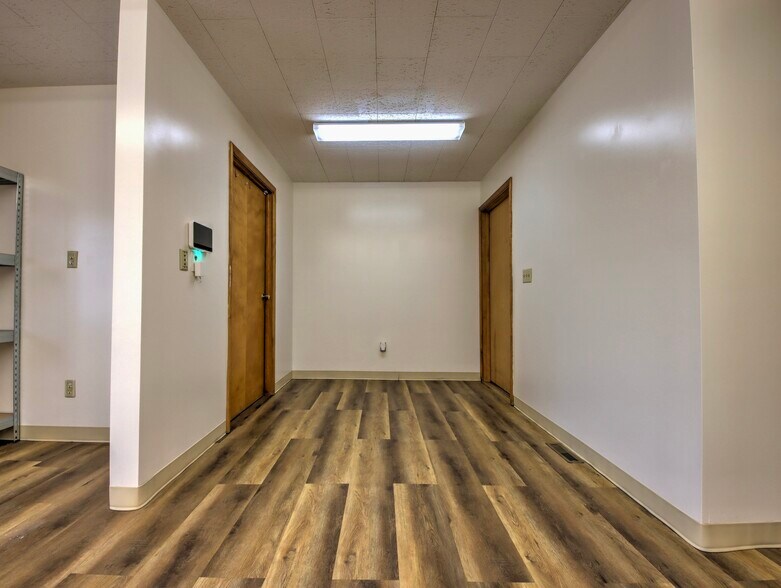 More Photos Of 111 Longwood Dr, Laporte Freestanding For Lease