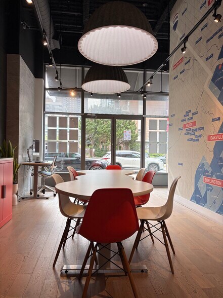 More Photos Of 125 Lakeshore Rd E, Mississauga Coworking Space