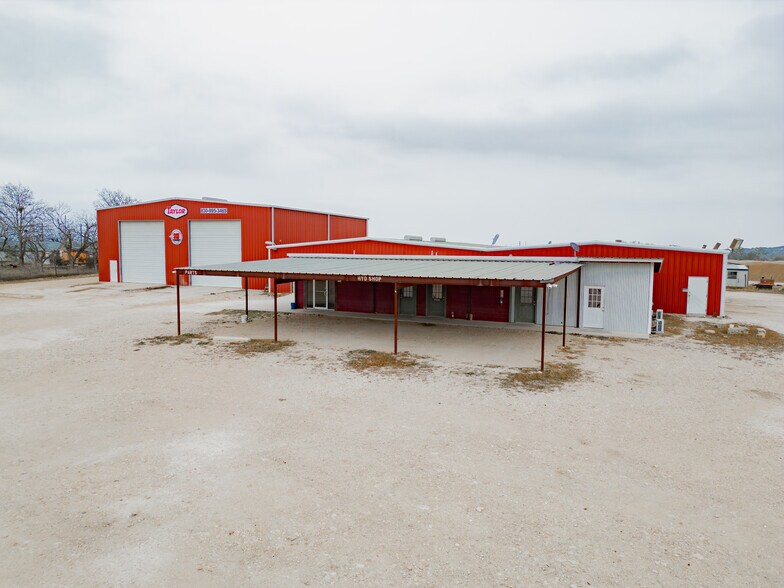 More Photos Of 120 Hermann Sons Rd, Comfort Warehouse For Lease