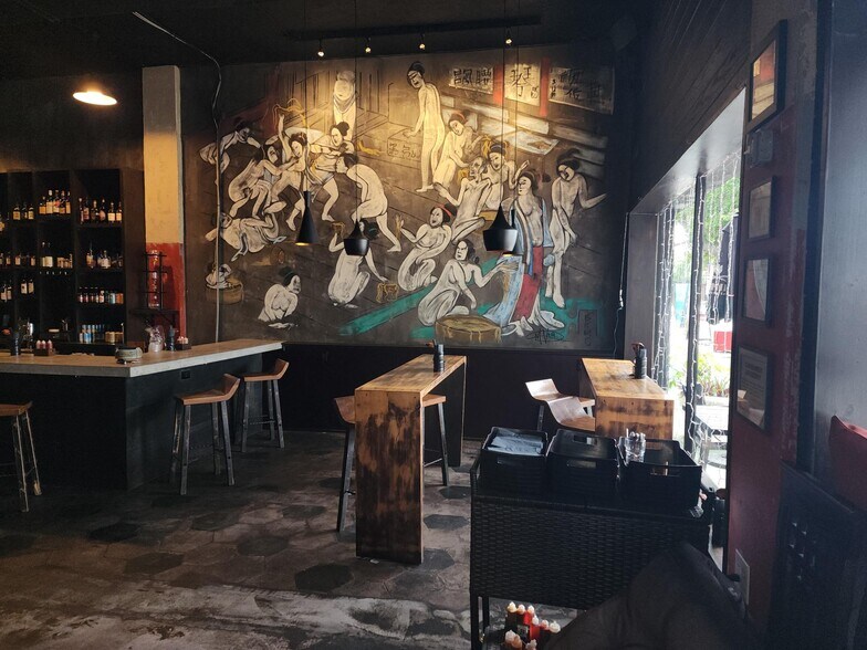More Photos Of 911 Central Ave, Saint Petersburg Restaurant For Lease