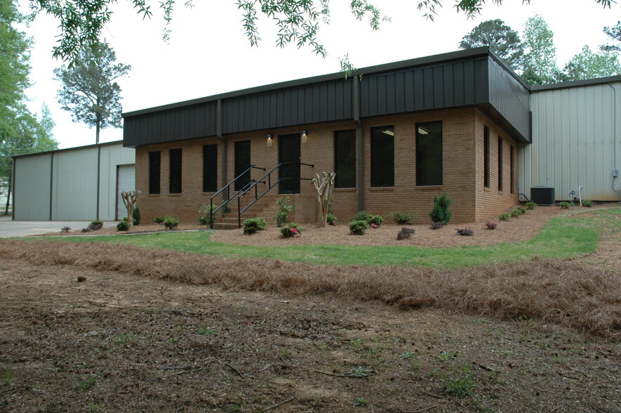 Primary Photo Of 23 Busch Dr, Lagrange Warehouse For Lease