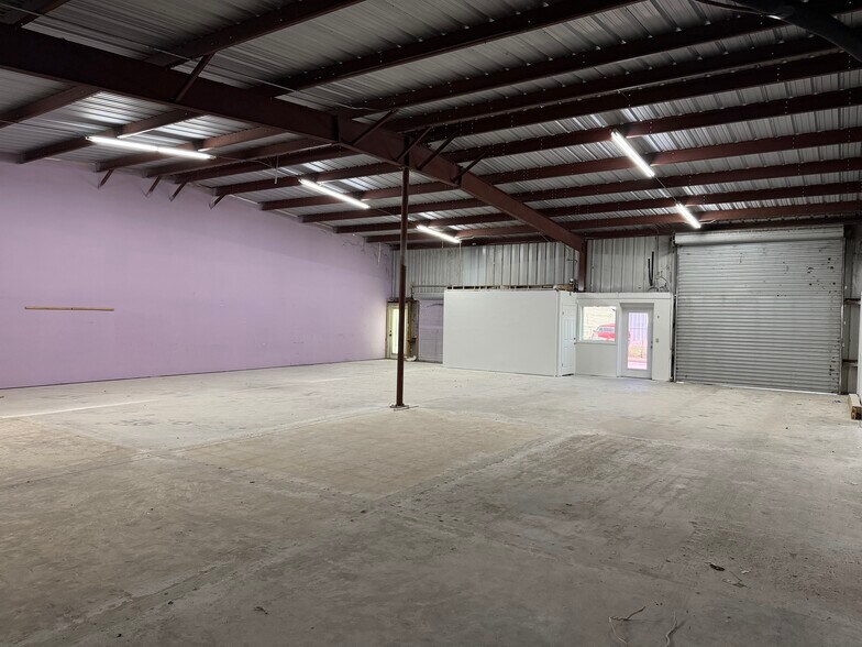 More Photos Of 618 Washburn Rd, Melbourne Manufacturing For Lease
