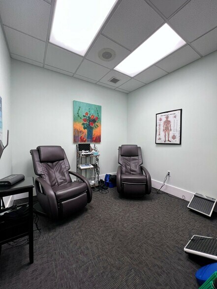 More Photos Of 1421 E Nine Mile Rd, Pensacola Medical For Lease