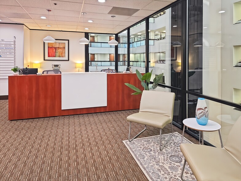 More Photos Of 15851 Dallas Pkwy, Addison Coworking Space