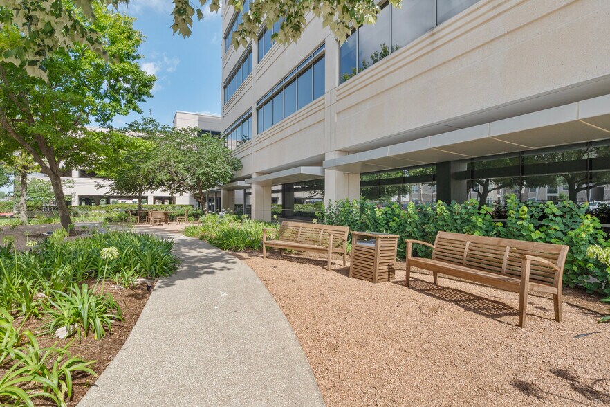 More Photos Of 6002 Rogerdale Rd, Houston Office For Lease