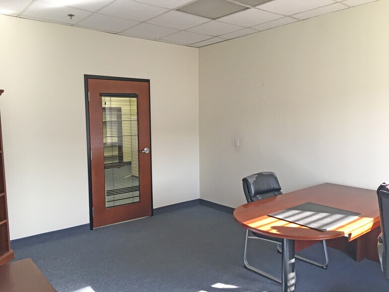 More Photos Of 35-51 Kulick Rd, Fairfield Warehouse For Lease