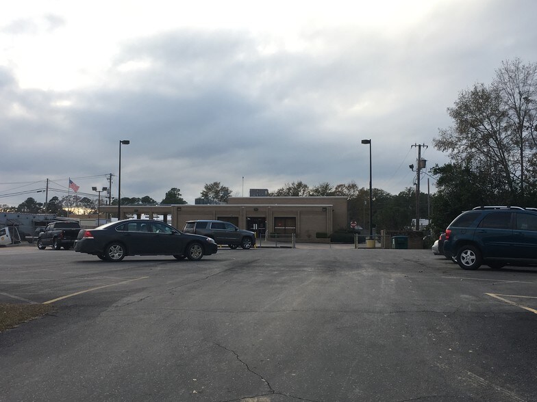 More Photos Of 406 S Waukesha St, Bonifay Office For Sale