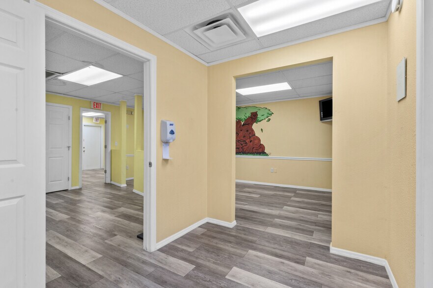More Photos Of 1907 Tyrone Blvd N, Saint Petersburg Medical For Lease