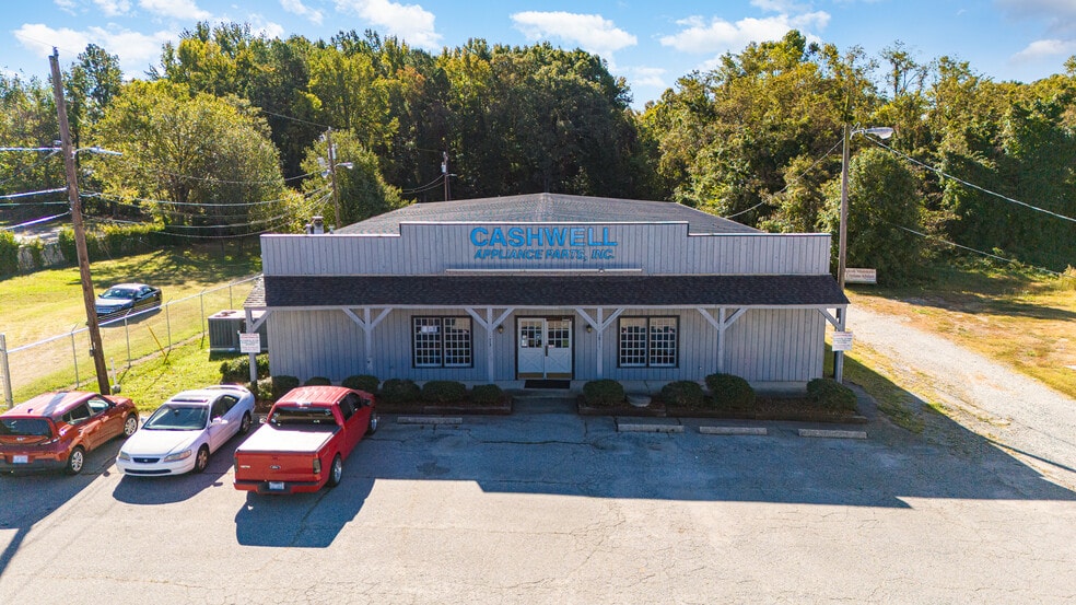 More Photos Of 4813 W Gate City Blvd, Greensboro Light Distribution For Sale