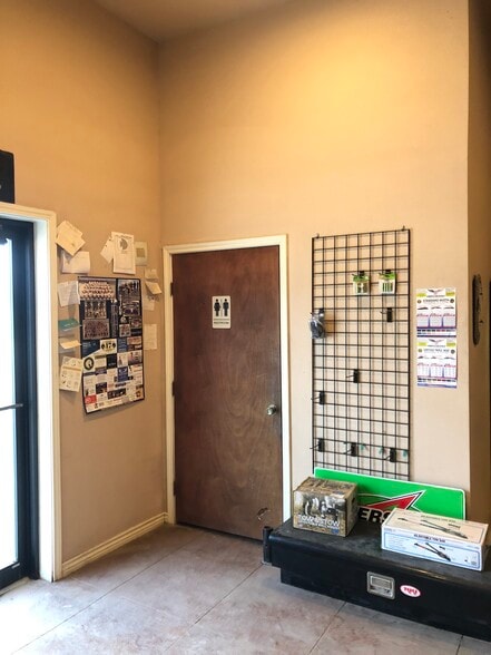 More Photos Of 3005 E Highway 190, Lampasas Auto Repair For Sale