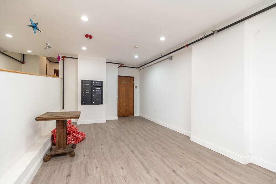 More Photos Of 314 Madison St, Lansdale Storefront Retail Residential For Lease