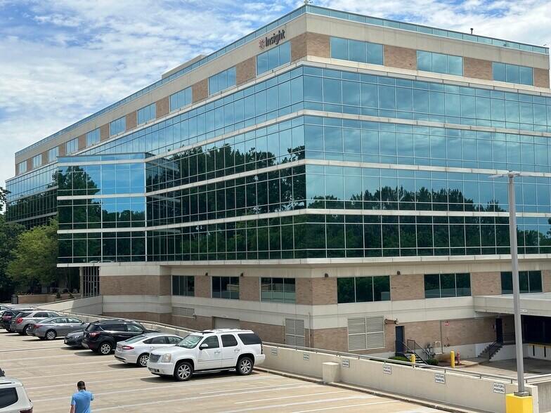 More Photos Of 10050 Crosstown Cir, Eden Prairie Office For Lease