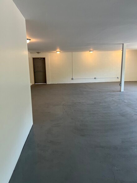 More Photos Of 48017 Highway 58, Oakridge Storefront For Sale