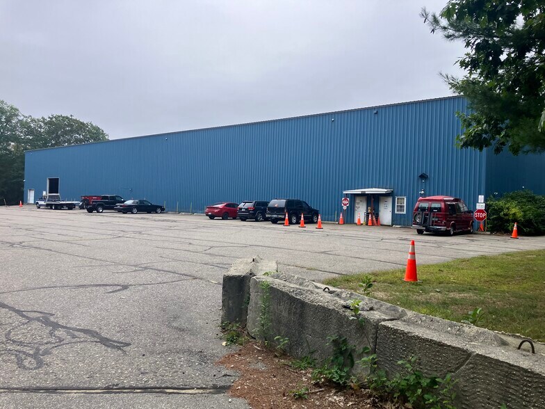 More Photos Of 185 Lafayette Rd, North Hampton Warehouse For Lease