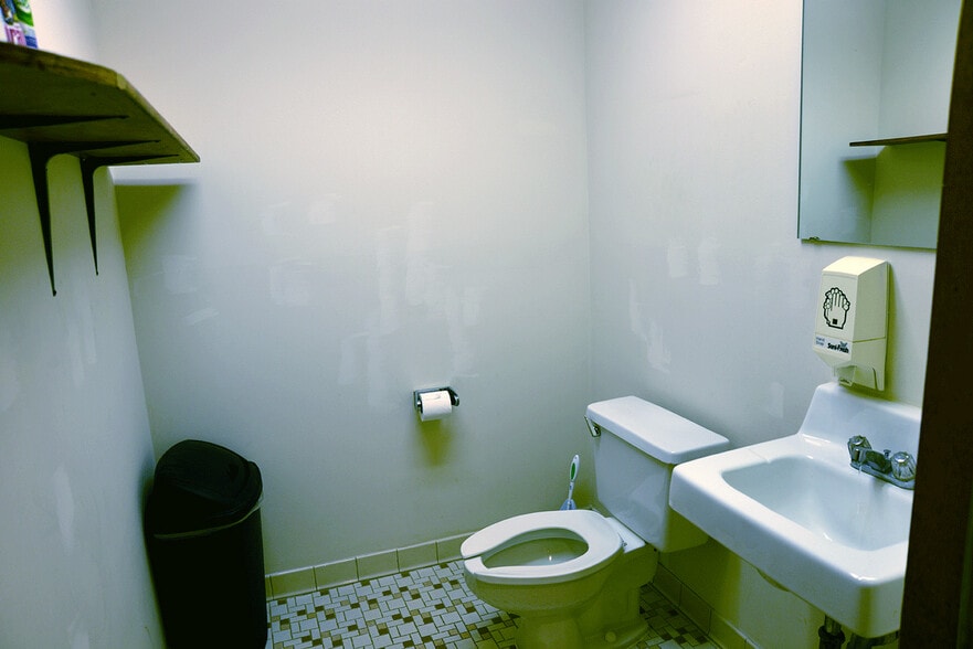 More Photos Of 9107 Industry Dr, Manassas Park Warehouse For Lease