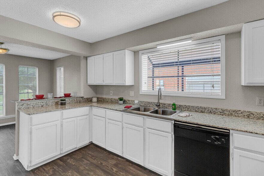 More Photos Of 13050 Park Xing, San Antonio Apartments For Sale