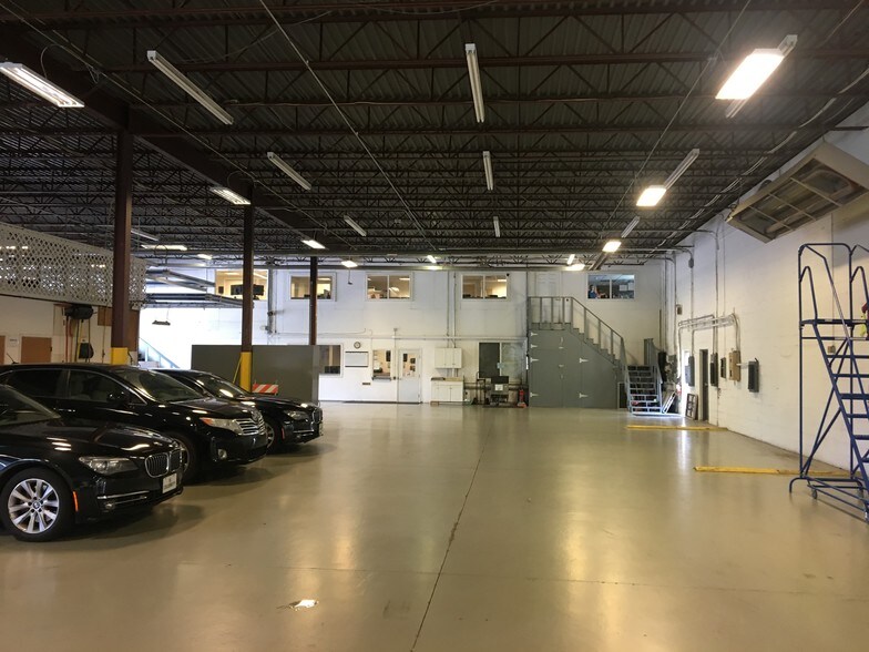 More Photos Of 2521 Yellow Springs Rd, Malvern Warehouse For Lease