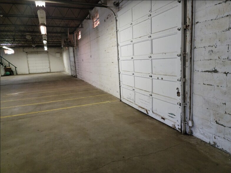 More Photos Of 1900 E Holland Ave, Saginaw Warehouse For Sale