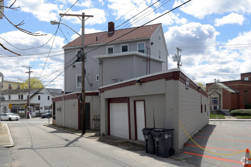 More Photos Of 168 Dean St, Providence Storefront Retail Residential For Lease