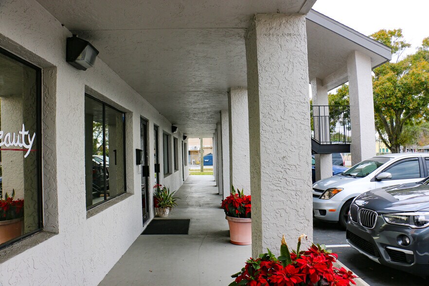 More Photos Of 3007 W Cypress St, Tampa General Retail For Sale