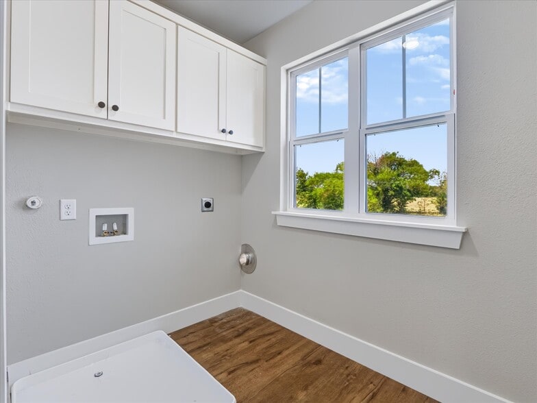 More Photos Of 1306 Country Rd, Whitesboro Apartments For Sale