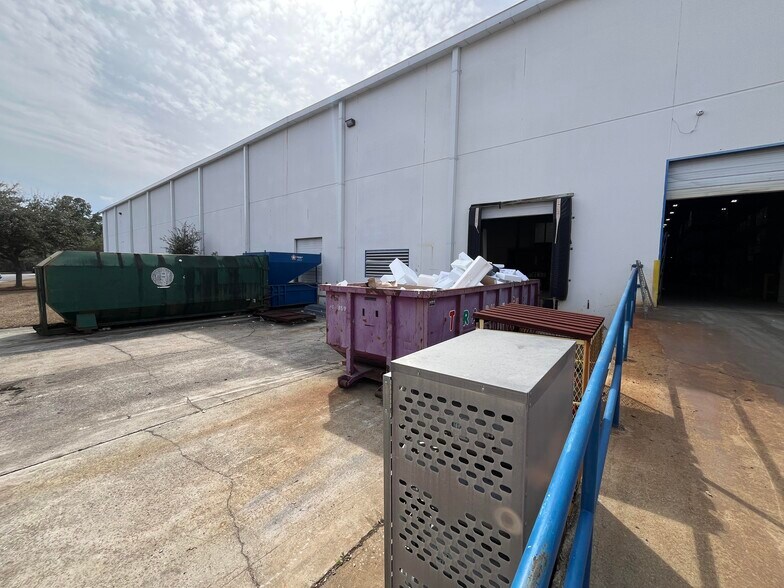More Photos Of 6 Corporate Pky, Goose Creek Distribution For Lease