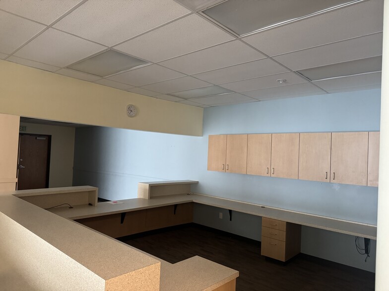 More Photos Of 10202 E Burnside St, Portland Apartments For Lease