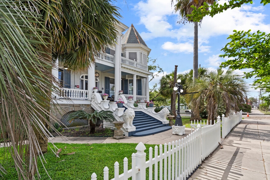 More Photos Of 1103 33rd St, Galveston Hotel For Sale