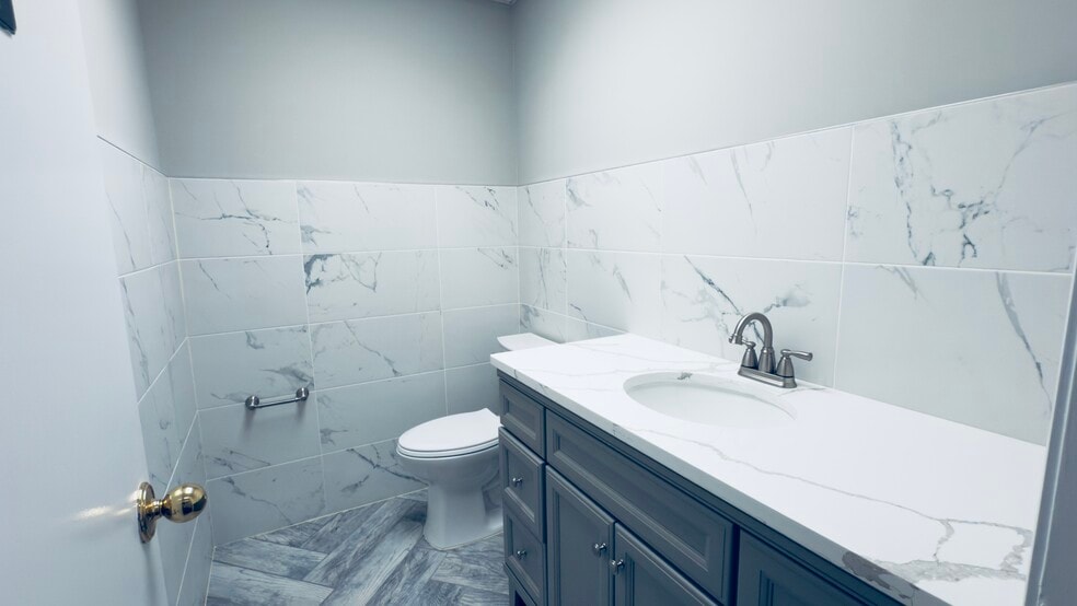 More Photos Of 507 Broad St, Shrewsbury Storefront Retail Office For Lease