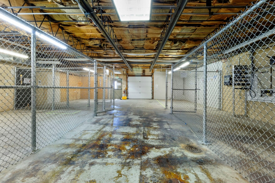 More Photos Of 8720 Robbins Rd, Indianapolis Warehouse For Sale