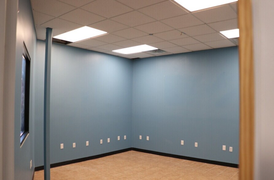 More Photos Of 24 Main St, Toms River Bank For Lease