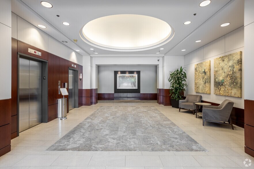 More Photos Of 4949 Meadows Rd, Lake Oswego Unknown For Lease