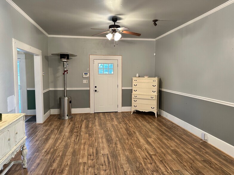 More Photos Of 601 S 7th St, Opelika Office Residential For Sale