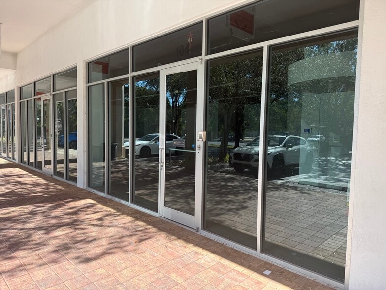 More Photos Of 15495 Tamiami Trl N, Naples Unknown For Lease