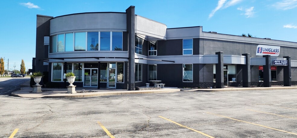 More Photos Of 301 Croft Dr, Windsor Distribution For Sale