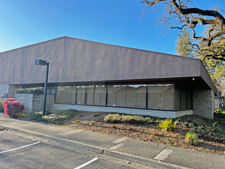 More Photos Of 1400 N Dutton Ave, Santa Rosa Medical For Sale