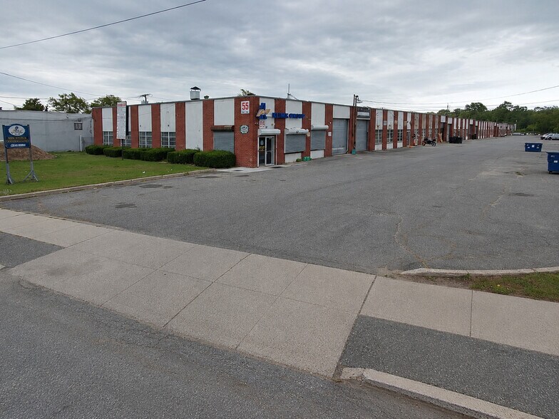 Primary Photo Of 55 Brook Ave, Deer Park Warehouse For Lease