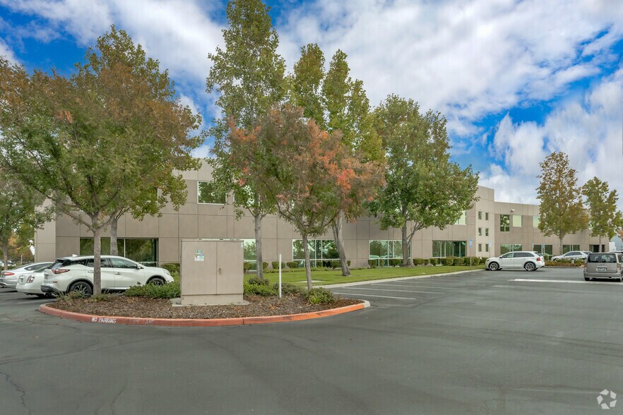 More Photos Of 2945 Ramco St, West Sacramento Office For Lease