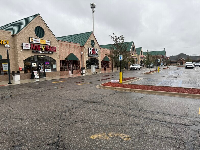 More Photos Of 21300-21384 Hall Rd, Clinton Township Freestanding For Lease