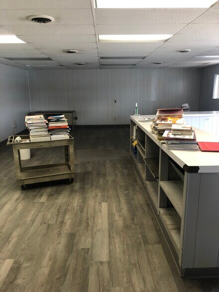 More Photos Of 1400 W 2nd St, Odessa Warehouse For Lease