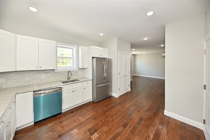 More Photos Of 59 Lincoln Ave, Fair Lawn Office Residential For Sale