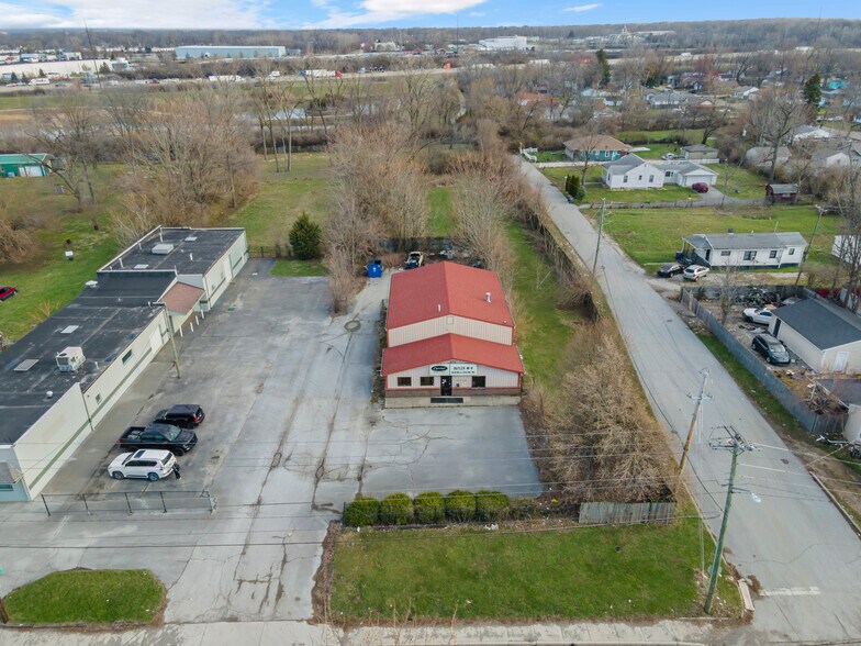 More Photos Of 4420 E 21st St, Indianapolis Service For Sale