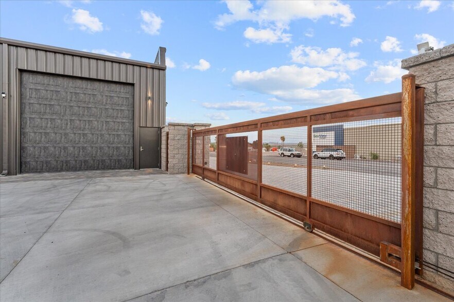 More Photos Of 3388 London Bridge rd, Lake Havasu City Industrial For Sale