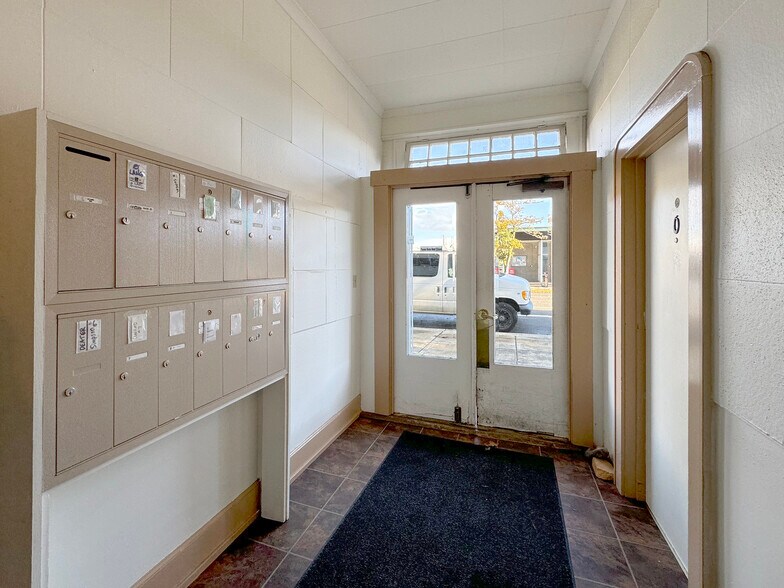 More Photos Of 306 W 1st St, Port Angeles Apartments For Sale