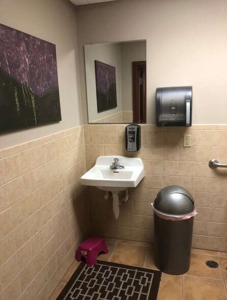 More Photos Of 11250-11258 86th Ave N, Maple Grove Office For Sale